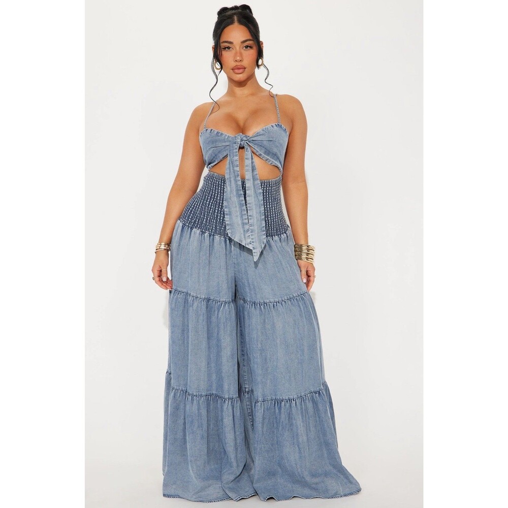 Fashion Nova Denim Free Spirit Washed Chambray Jumpsuit Size Small